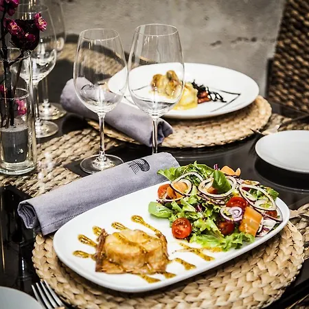 Hotel Almirantes Boutique 4*