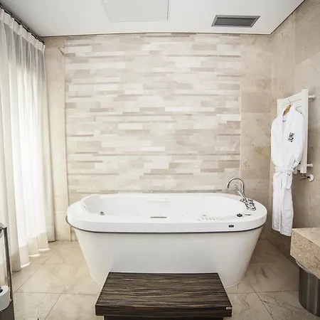 Almirantes Boutique Hotel 4*