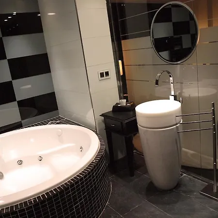 Hotel Almirantes Boutique 4*