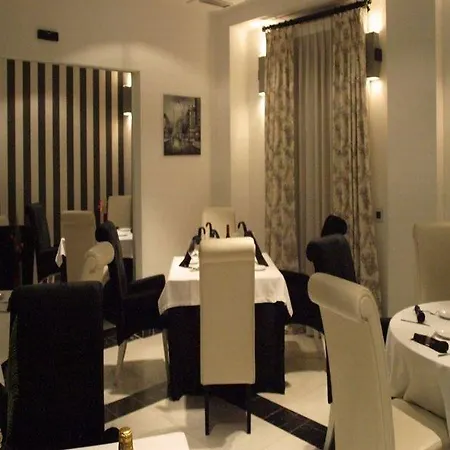 Almirantes Boutique Hotel 4*